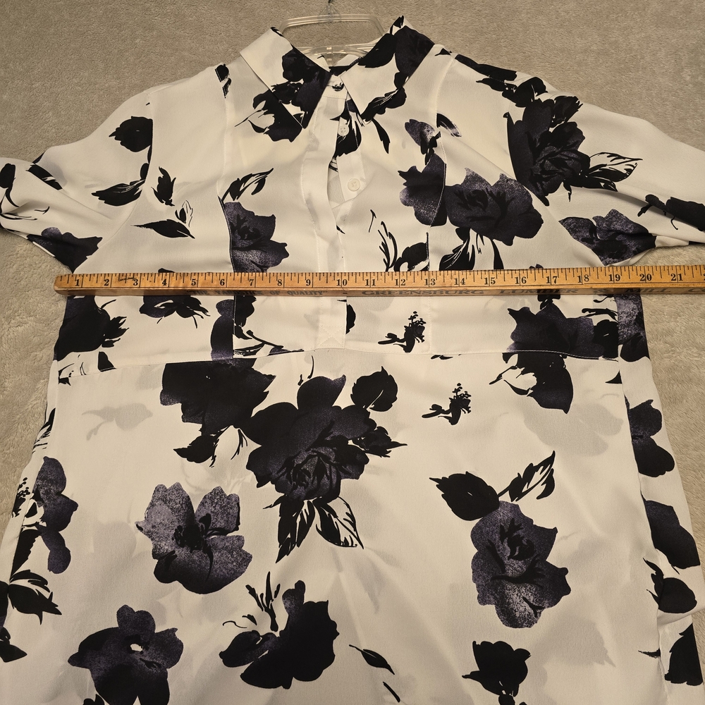 Simply Vera Vera Wang White Blouse with Black and Deep Purple Floral Print - Picture 7 of 12